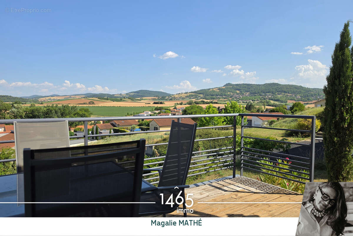 Villa contemporaine de 2012   Vue dégagée, calme et 4 chambres. Grand terrain arboré - photo 4