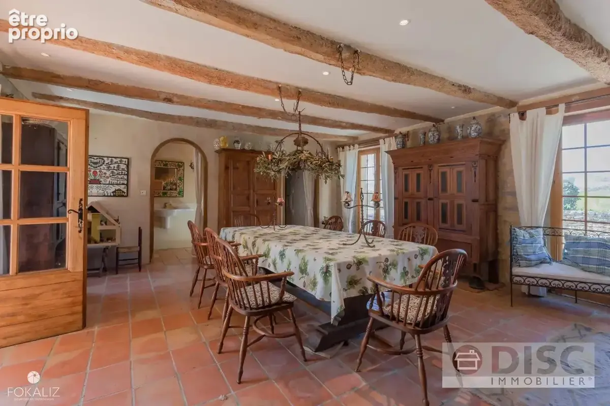 Belle maison avec dépendance, jardin et piscine - photo 18