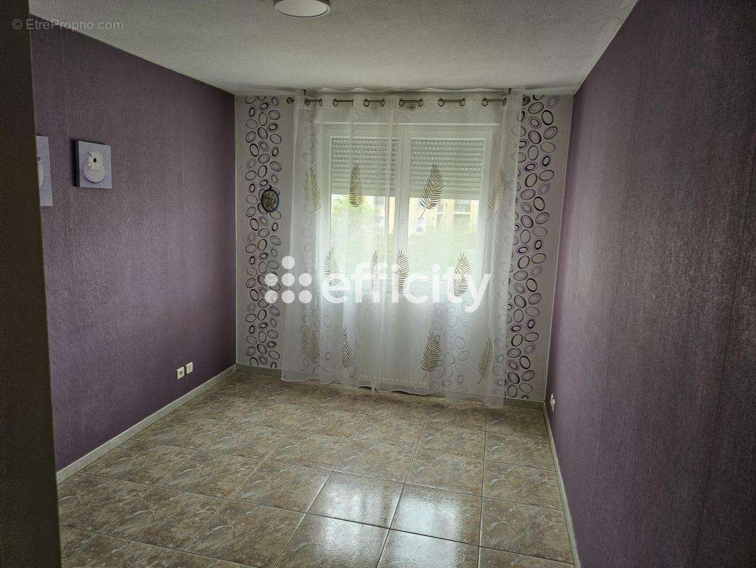 Appartement à DECINES-CHARPIEU