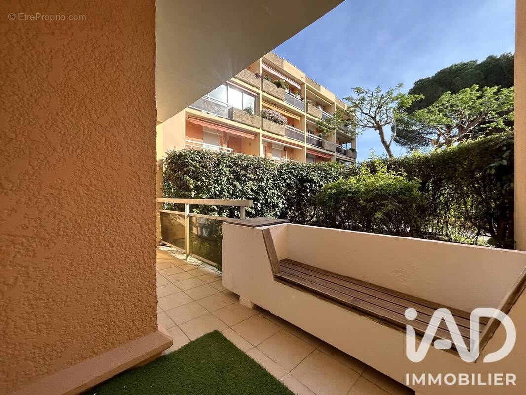 Photo 1 - Appartement à BORMES-LES-MIMOSAS