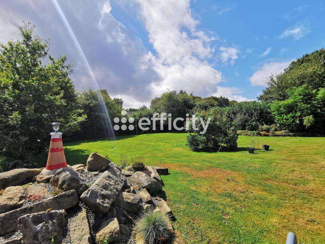 Maison à SAINT-SEVER-CALVADOS
