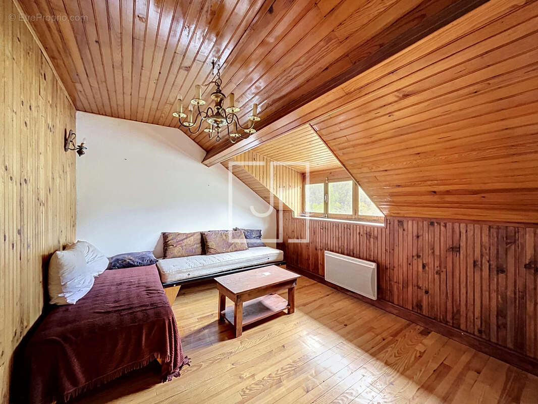 Appartement à LA CONDAMINE-CHATELARD