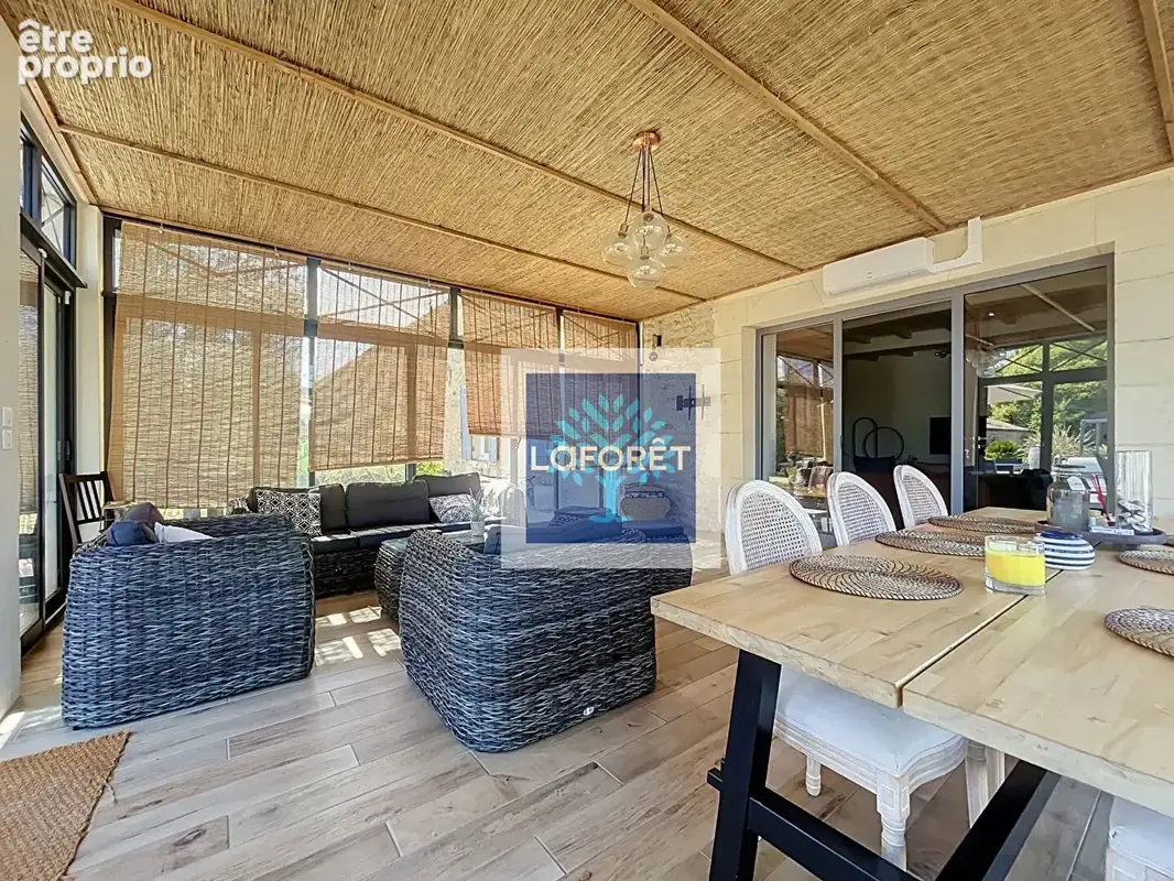 Maison en pierre  de 230 m² avec piscine et dépendances - photo 7