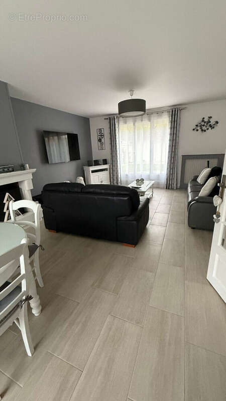 Maison à SAVIGNY-LE-TEMPLE