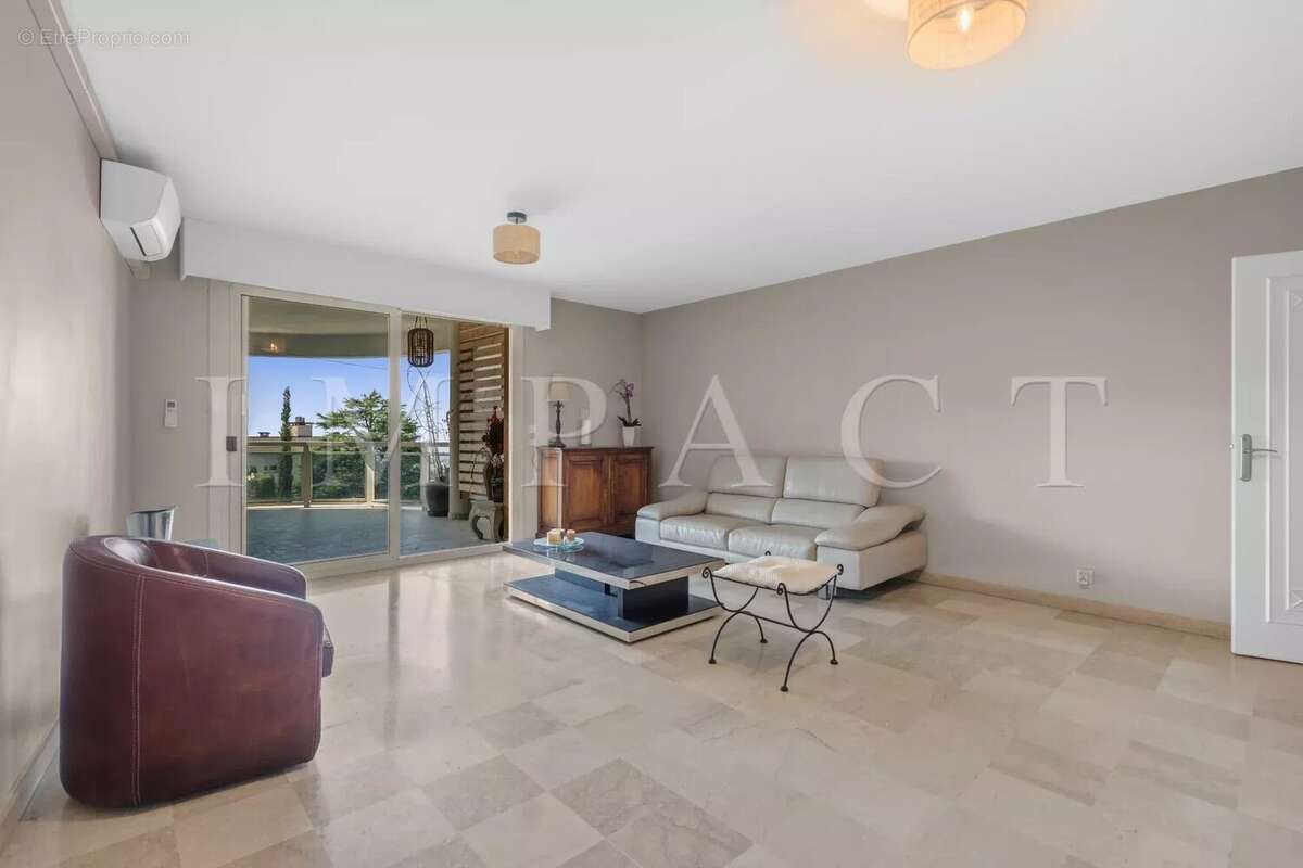 Appartement à LE CANNET
