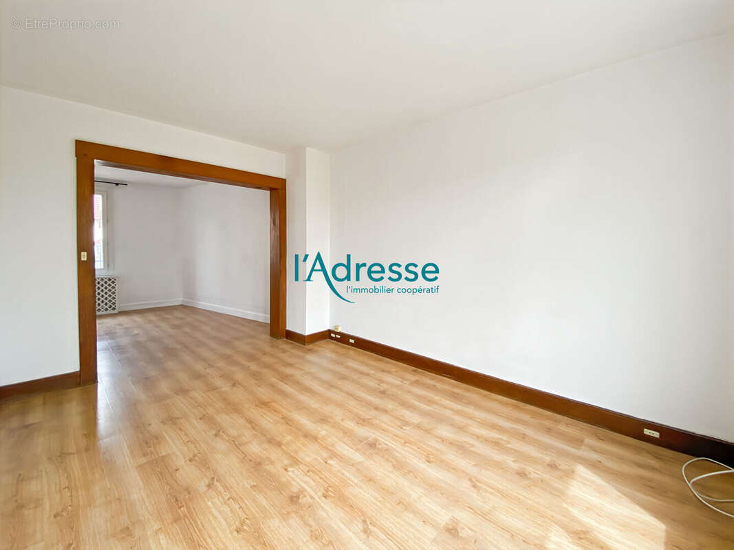 Appartement à LES MUREAUX