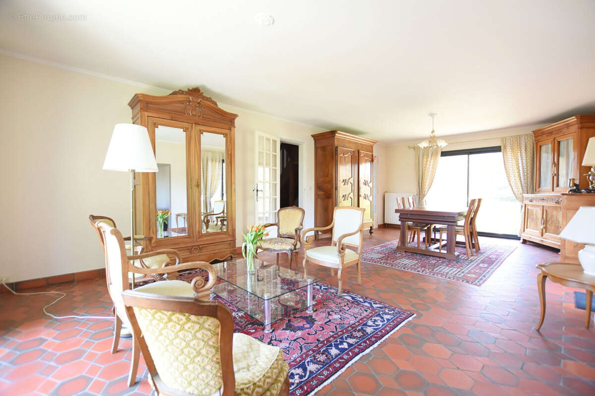 Maison à LES ESSARTS-LE-ROI