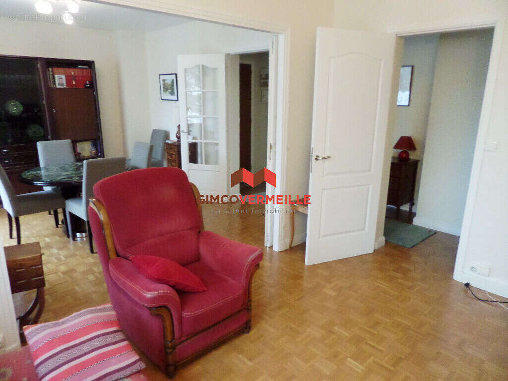 Appartement à LA CELLE-SAINT-CLOUD