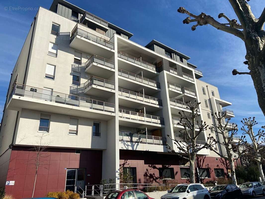 4 Pieces Avec Terrasse et parking sous-sol - photo 2