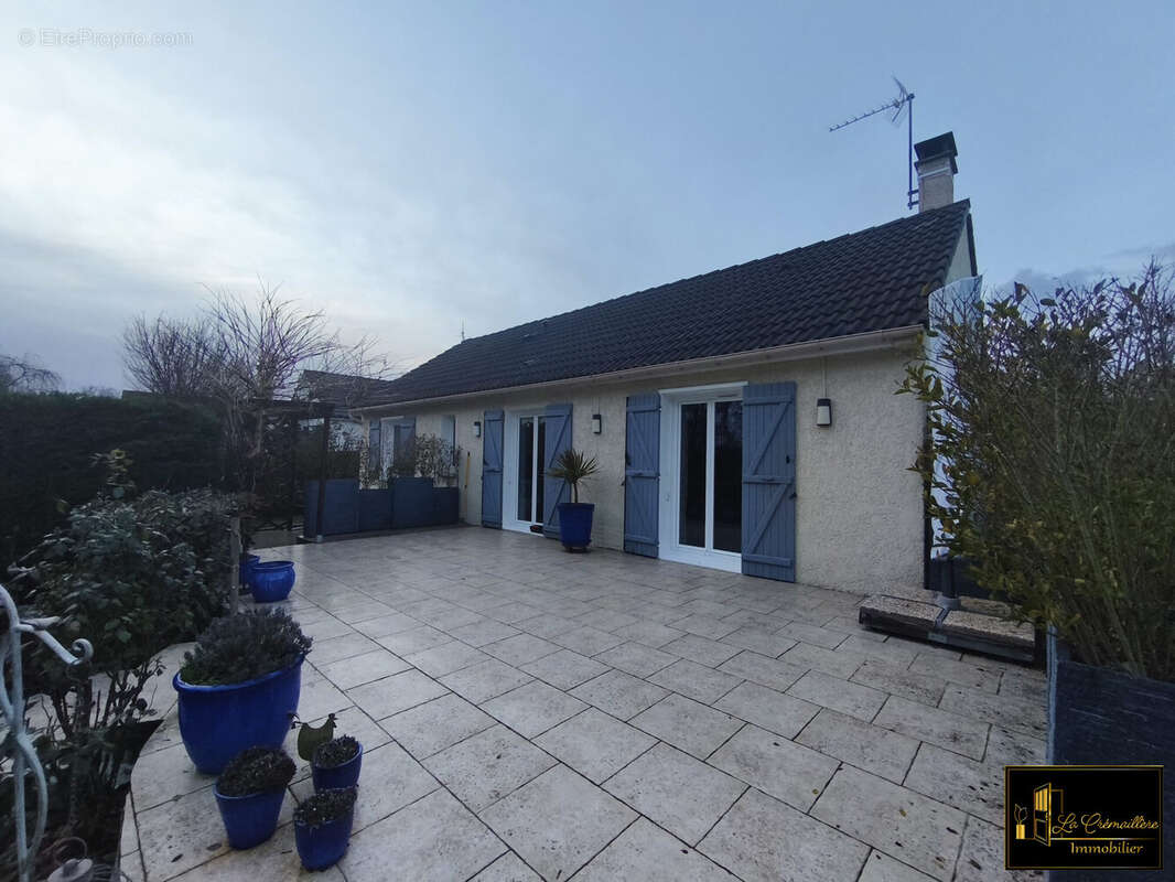 Maison à SAINT-MARTIN-DE-BRETHENCOURT