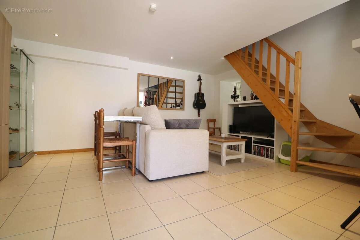 Charmante maison de 70 m² avec terrasse et jardin - photo 3