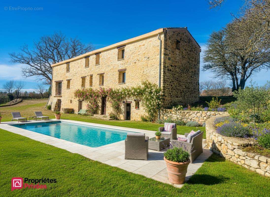 Maison de charme alliant authenticité et modernité en Haute-Provence - photo 2