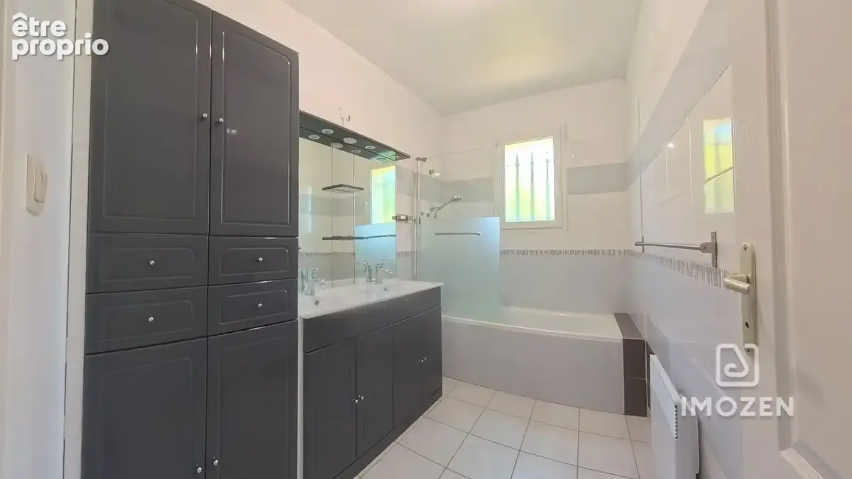 Maison T5 de 120m2   Le Val (83143) - photo 12