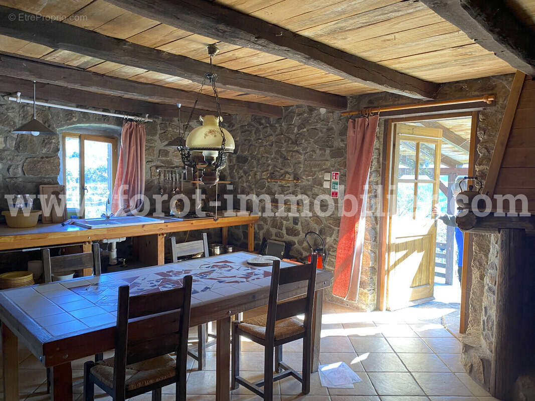 Maison à LE CHEYLARD