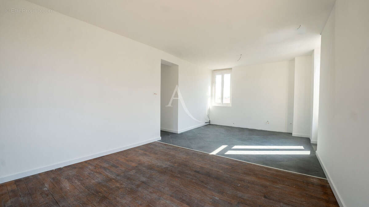 Appartement à COLLONGES-SOUS-SALEVE