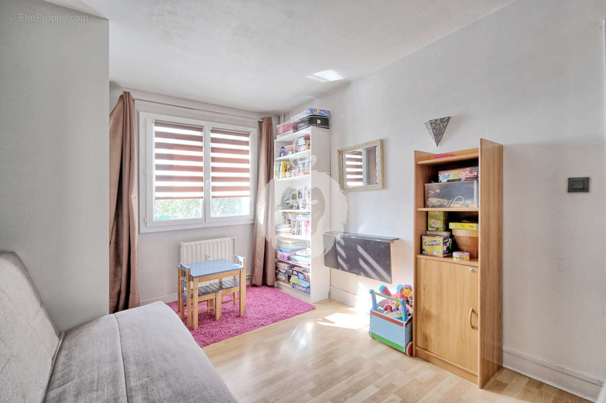 Appartement à SAINT-MAUR-DES-FOSSES