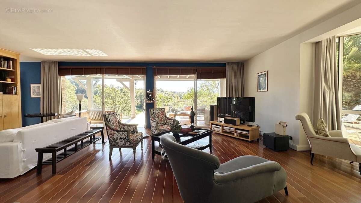 Villa d'architecte de type t6 de 240 m2 avec piscine - photo 10