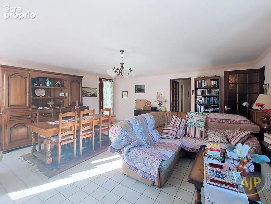 Maison Vieillevigne 8 pièces 141.89 m² - photo 3