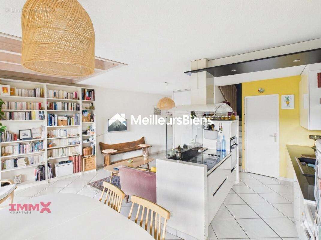 Appartement à LA ROCHE-SUR-FORON