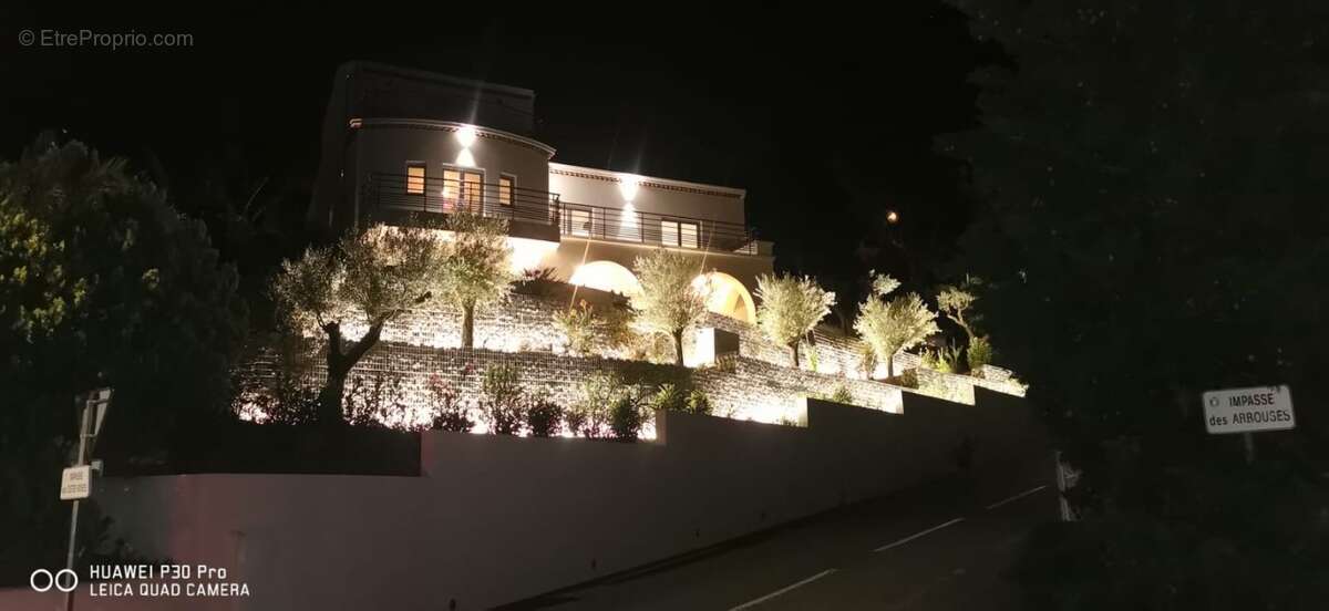 Maison à ROQUEBRUNE-SUR-ARGENS