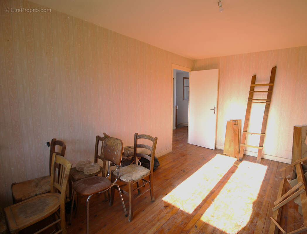 Maison à SAINT-JUST-EN-CHEVALET