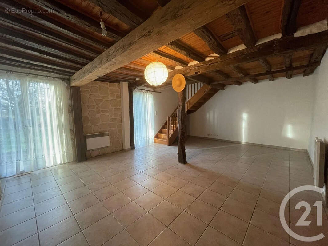 Maison à CIVIERES