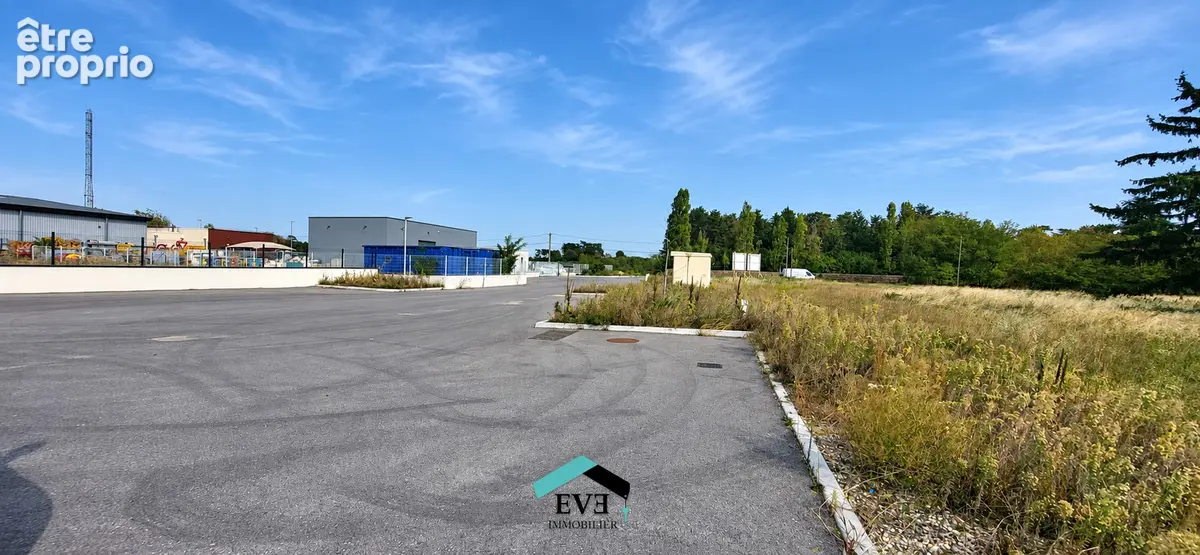 EXCLUSIVITÉ - Terrain artisanal de 1184 m² - photo 3