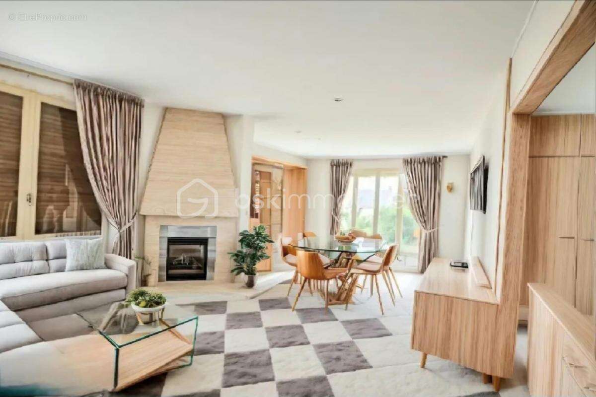 Maison à SULLY-SUR-LOIRE