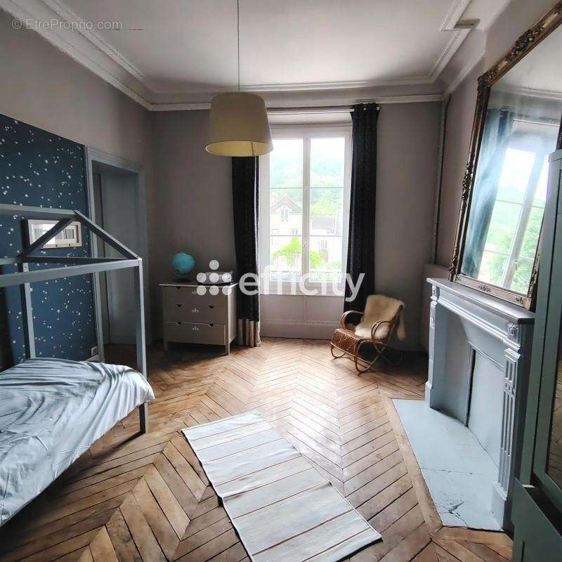 Maison à MEZIERES-SUR-SEINE