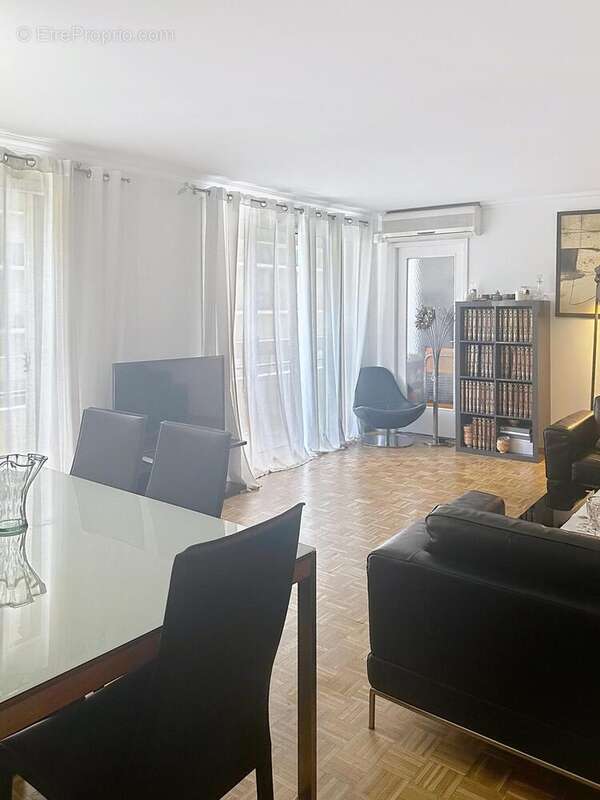 Photo 2 - Appartement à MARSEILLE-5E