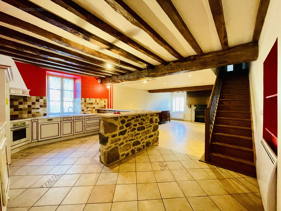 Maison à SAINT-CHRISTOPHE