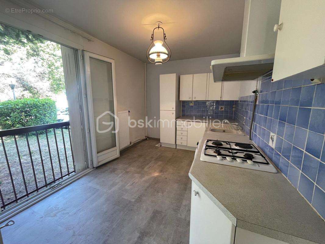  T2 Aix-en-Provence – Balcon, garage, parking et fort potentiel - photo 6