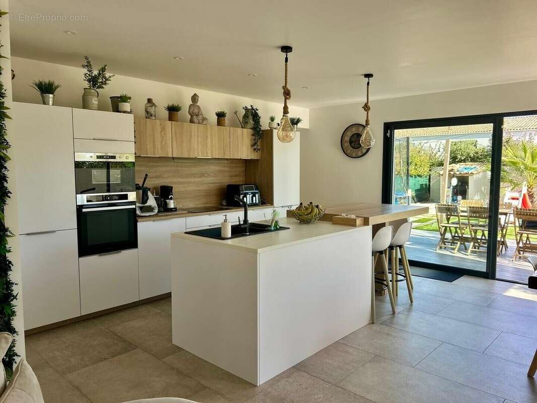 Maison à RESTINCLIERES