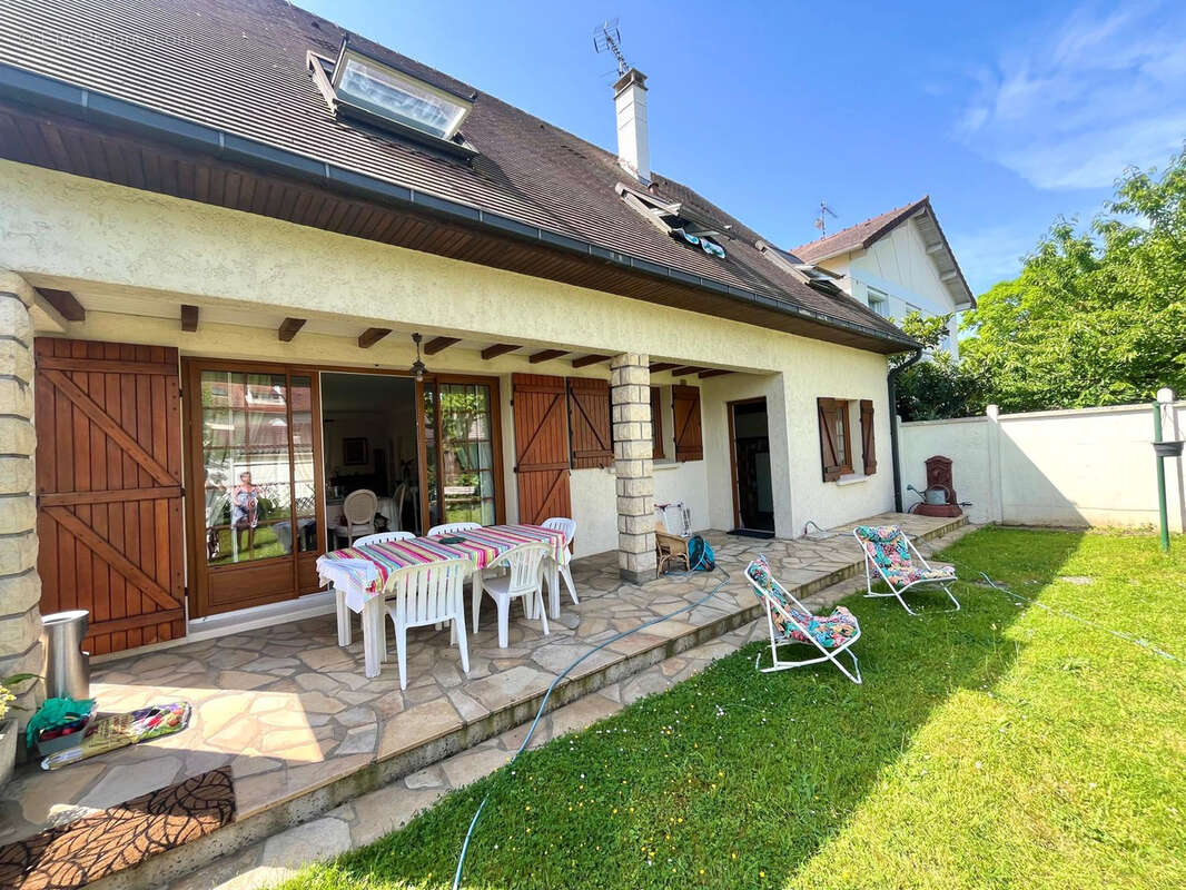 Maison à TREMBLAY-EN-FRANCE