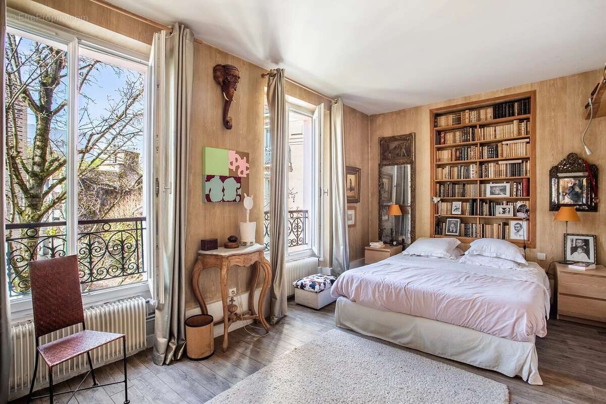 Appartement à PARIS-14E