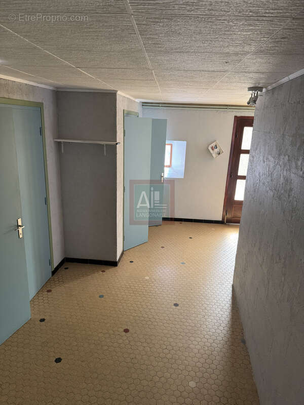 Maison de village avec grand garage - photo 11