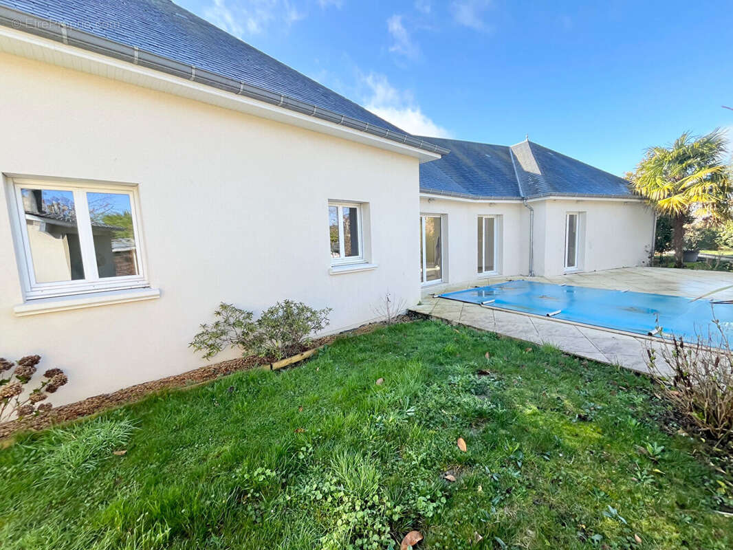 Maison à NOTRE-DAME-D'OE