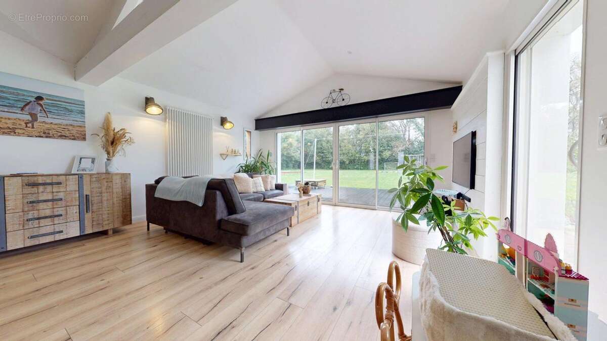 Maison à GROSBREUIL