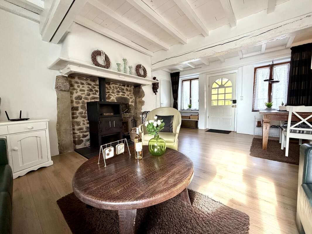 Maison à MONTIGNY-EN-MORVAN