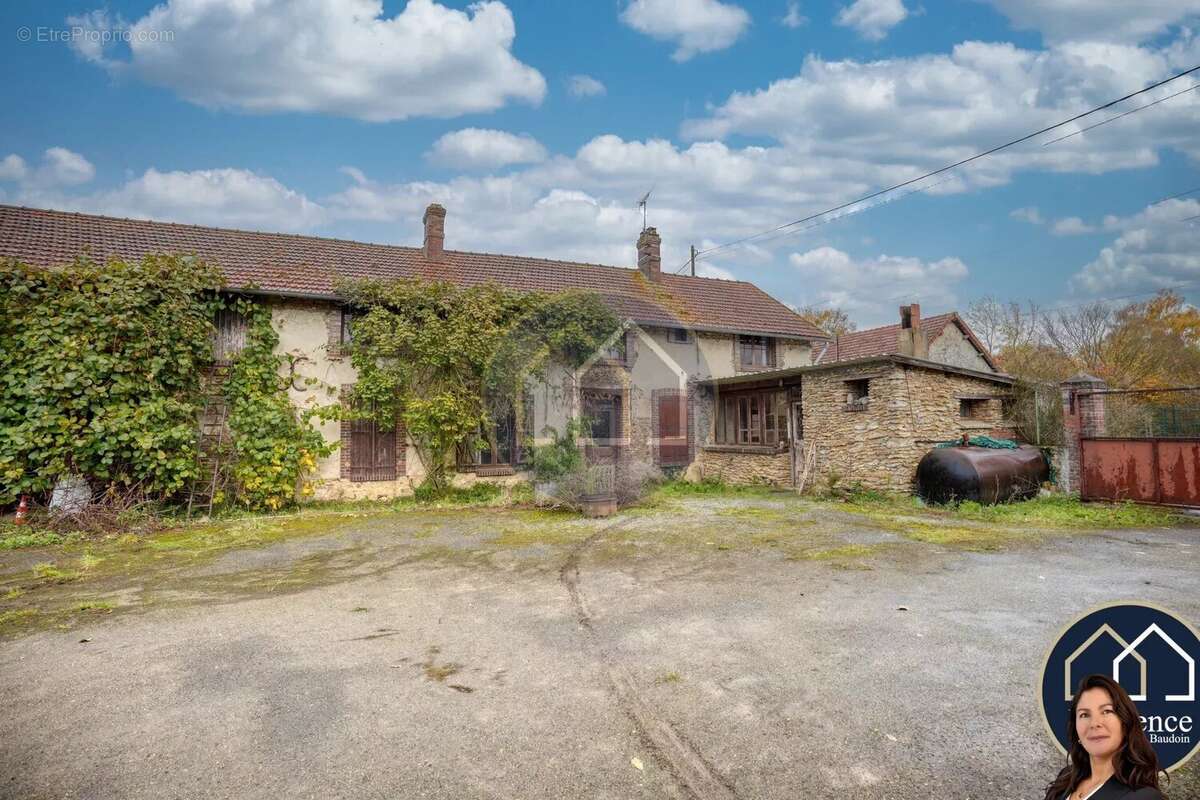 Maison à POIGNY-LA-FORET