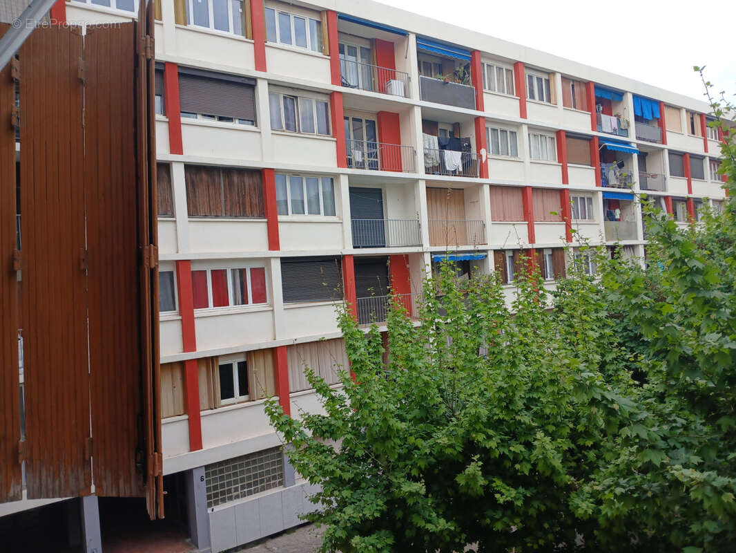 Appartement à MARSEILLE-3E