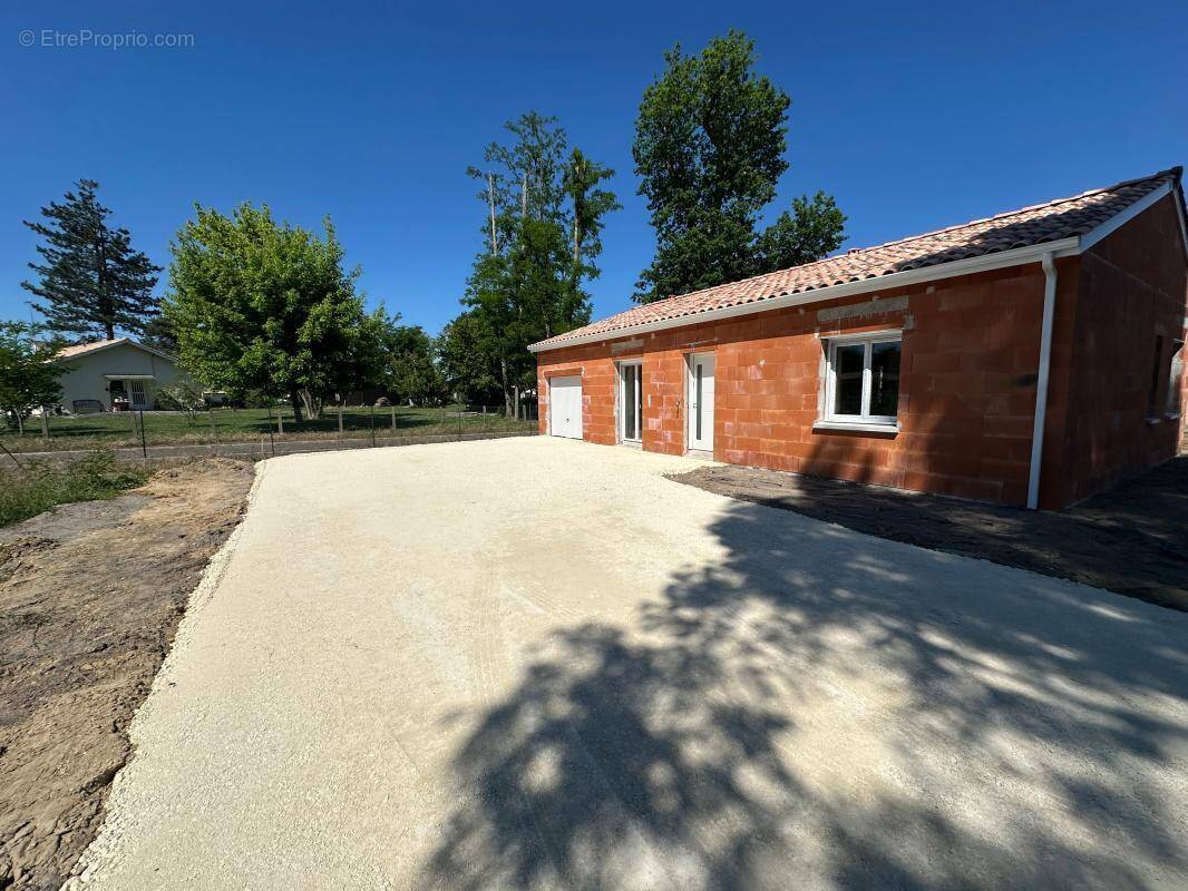 Maison à ROAILLAN
