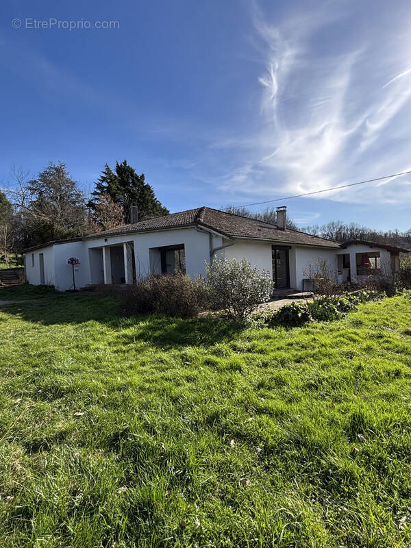 Maison à MONCLAR