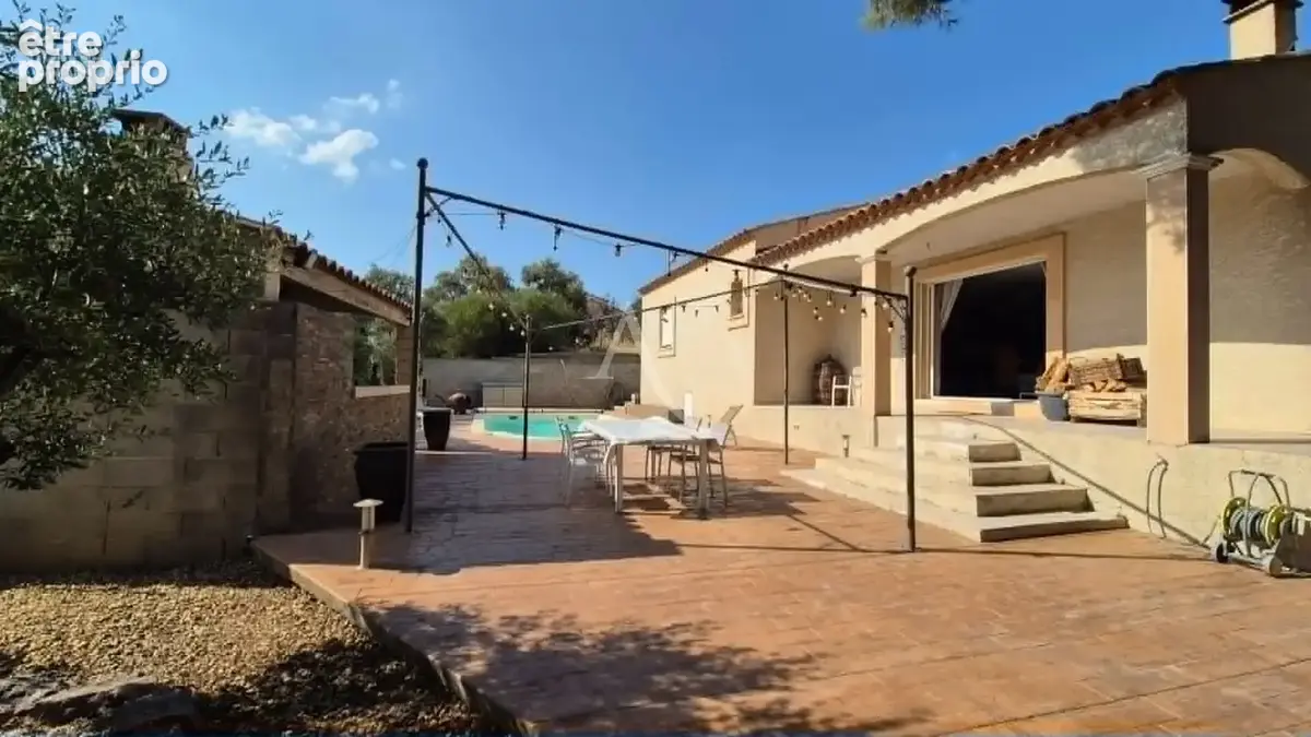 POUSSAN - Superbe villa de plain-pied  120 m² avec piscine et terrain de 1 300 m² - photo 18