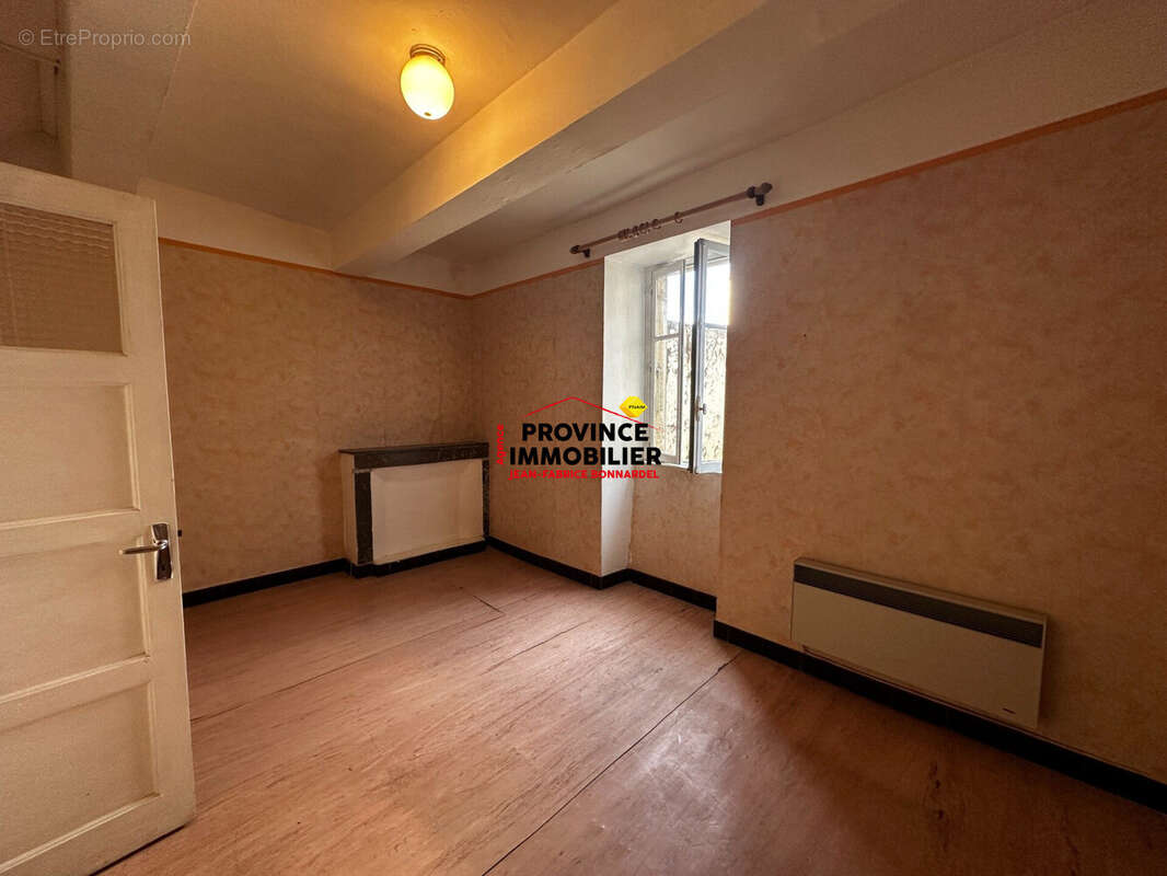 Maison 126 m² à Grignan  - photo 7