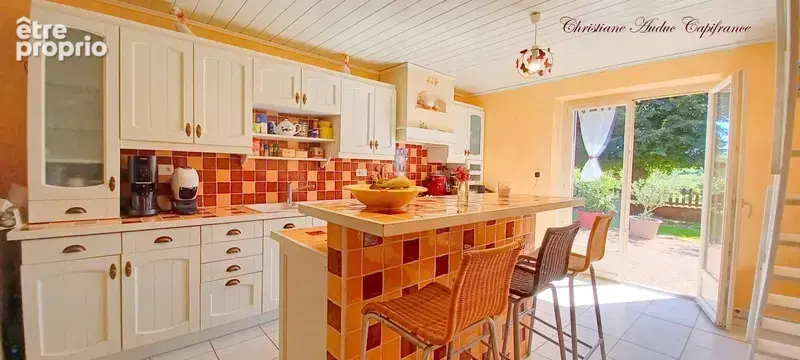 Charolles à 5 minutes, Maison en pierres, rénovée, de 128 m² avec grange attenante aménageable, sur terrain de 2 357 m² - photo 6