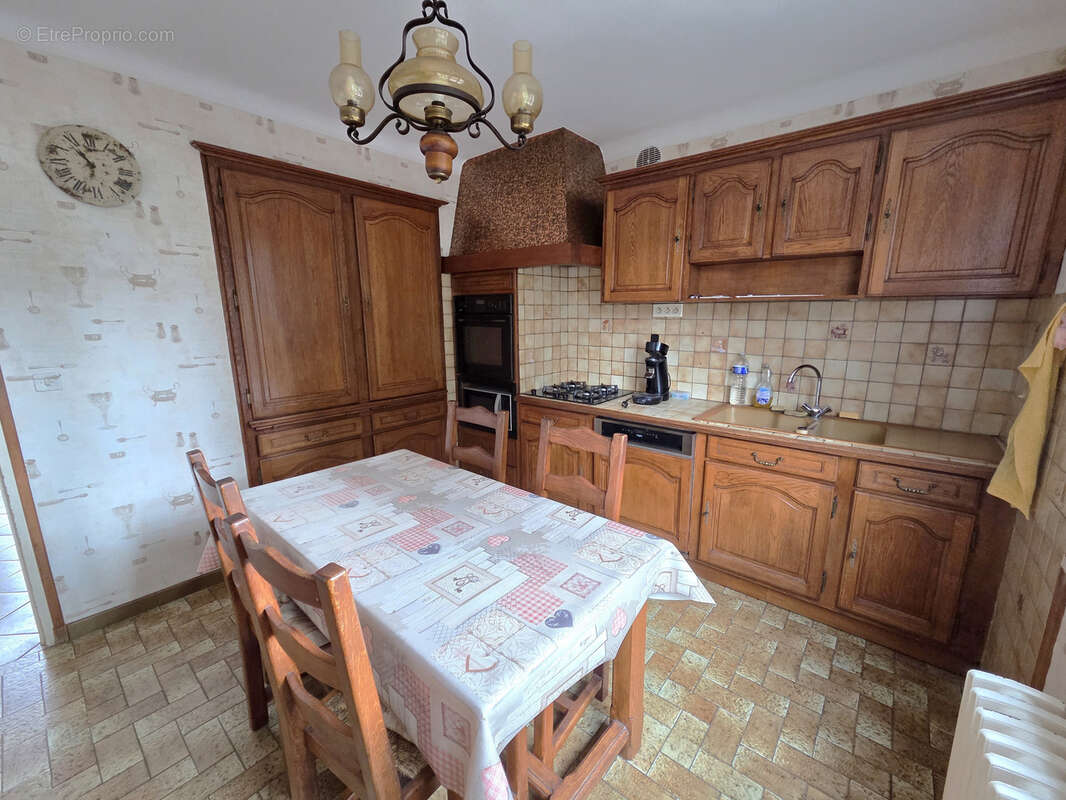 Maison à SAINTE-GENEVIEVE-DES-BOIS