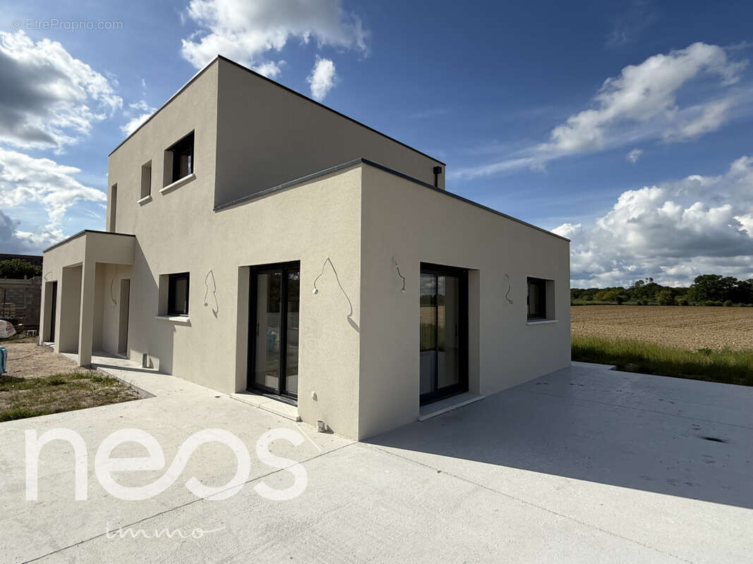 Maison à SAINT-JULIEN