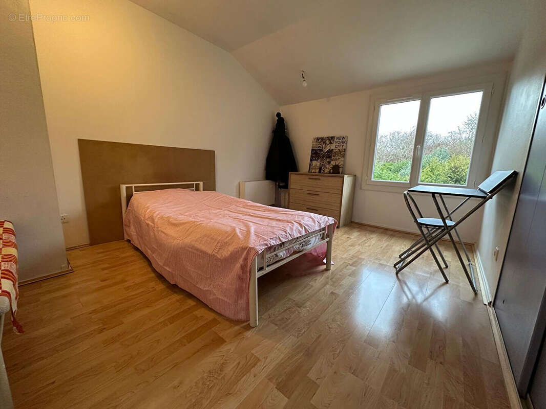 Maison à SAVIGNY-LE-TEMPLE