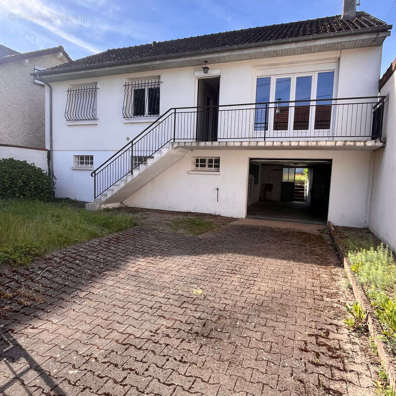 Maison à YZEURE